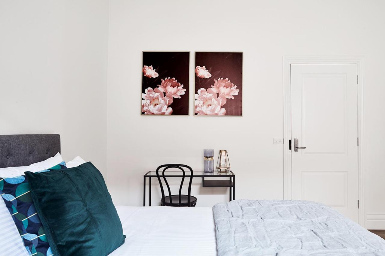 Richmond Studios By Short & Long Stays เมลเบิร์น ภายนอก รูปภาพ